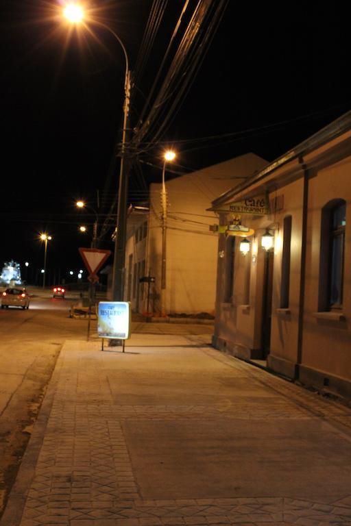 Hotel Yellow Submarine Punta Arenas Exterior photo